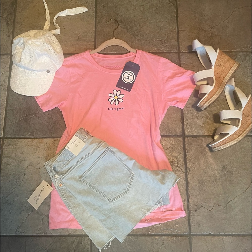 NWT LIFE IS GOOD 100% COTTON CRUSHER  T SHIRT